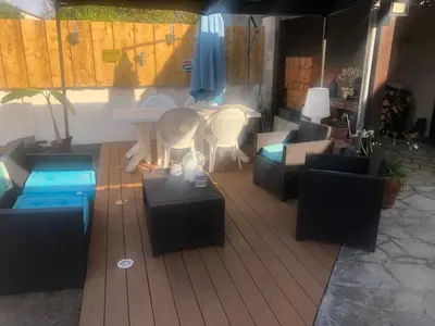 Coin salon dans l'établissement chambre 24h du mans
