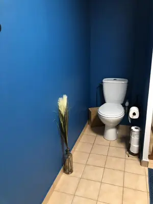 Salle de bains dans l'établissement chambre 24h du mans
