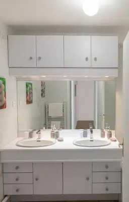 Salle de bains dans l'établissement Appartement en résidence Le Mans