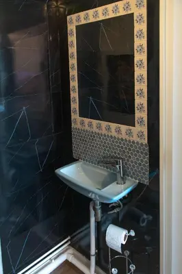 Salle de bains dans l'établissement Appartement en résidence Le Mans