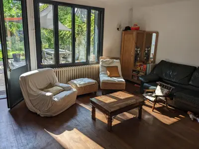 Coin salon dans l'établissement Chez Cléo