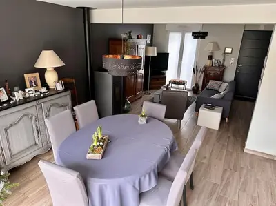 Coin salon dans l'établissement Maison proche circuit des 24h