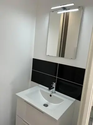 Salle de bains dans l'établissement Appartement Le Mans proche du circuit des 24h