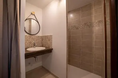 Salle de bains dans l'établissement Moulin de Gaubourg