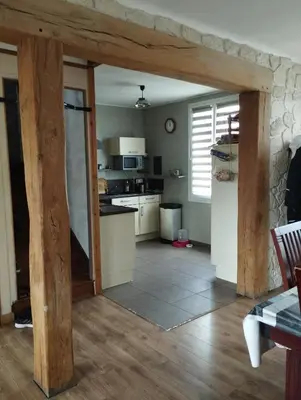 Cuisine ou kitchenette dans l'établissement Maison Le Mans