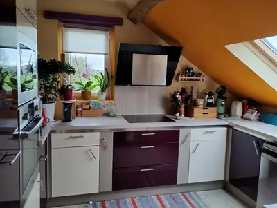 Cuisine ou kitchenette dans l'établissement La belle étape bercéenne au calme de sa campagne près circuit Mans Sud, relais motard