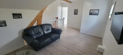 Télévision ou salle de divertissement dans l'établissement Belle maison - 5 chambres 4 sdb - proche circuit et pôle européen du cheval - idéal groupes & familles