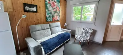 Coin salon dans l'établissement Belle maison - 5 chambres 4 sdb - proche circuit et pôle européen du cheval - idéal groupes & familles