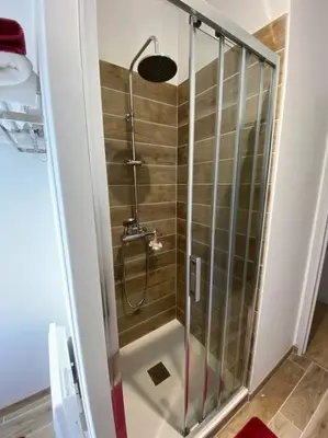 Salle de bains dans l'établissement Studio lumineux de 35m2 au cœur de Solesmes