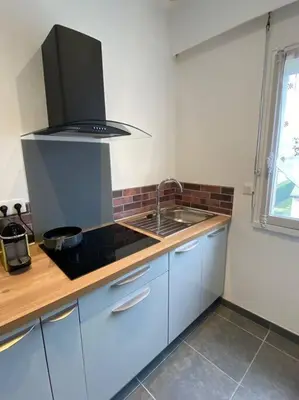 Cuisine ou kitchenette dans l'établissement Studio lumineux de 35m2 au cœur de Solesmes