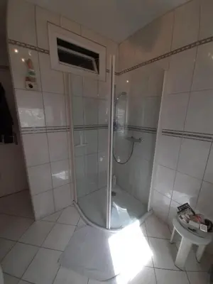 Salle de bains dans l'établissement Les Aulnays