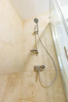 Salle de bains dans l'établissement La Suite Littéraire, 5mn du ZooParc de Beauval