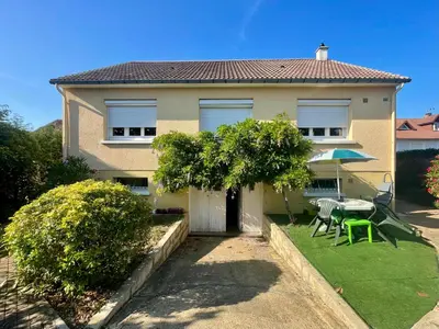 Jardin de l'établissement Home 5km circuit 24 hours of Le Mans, motoGP, 6 beds