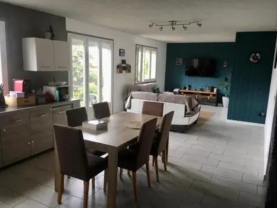 Cuisine ou kitchenette dans l'établissement Home 5km circuit 24 hours of Le Mans, motoGP, 6 beds