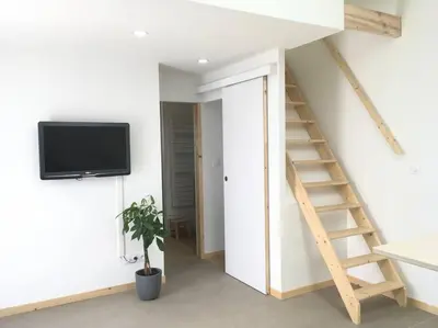 Télévision ou salle de divertissement dans l'établissement Logement entier à la campagne proche du circuit et du zoo de la Flèche