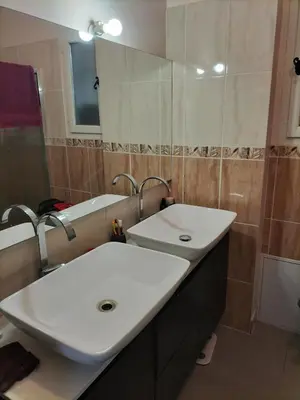 Salle de bains dans l'établissement Hébergement 24h le mans