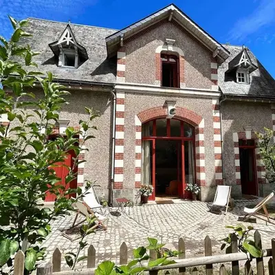 Jolie maison avec jardin proche du centre ville mais au calme comme à la campagne