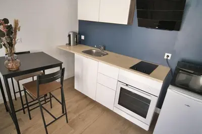 Cuisine ou kitchenette dans l'établissement Appartement indépendant proche Tours