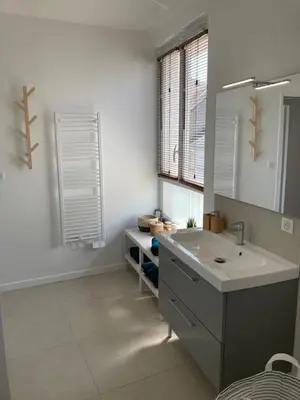 Salle de bains dans l'établissement Hyper centre lumineux avec balcon