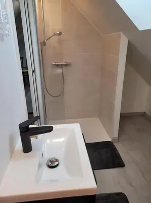 Salle de bains dans l'établissement Appartement proche circuit