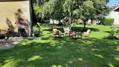 Jardin de l'établissement Gîte Les Rimbaudières à Ligueil