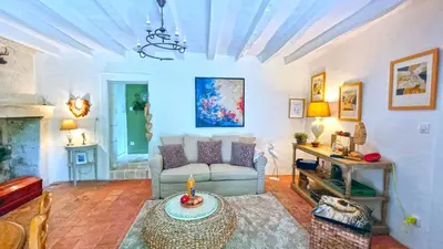 Coin salon dans l'établissement La Crocherie : Gîte des Elfes - Free Wifi & Smart TV