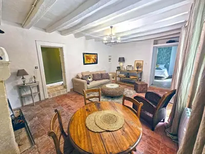 Coin salon dans l'établissement La Crocherie : Gîte des Elfes - Free Wifi & Smart TV