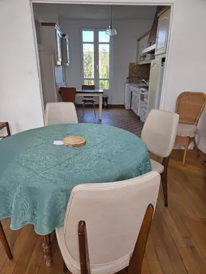 Cuisine ou kitchenette dans l'établissement Le Polygone