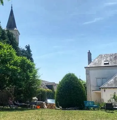 Jardin de l'établissement Le Clos des Roses