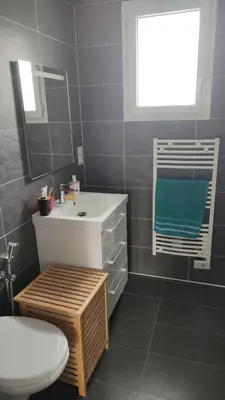 Salle de bains dans l'établissement Magnifique maison à 5 mns du circuit des 24h à pieds