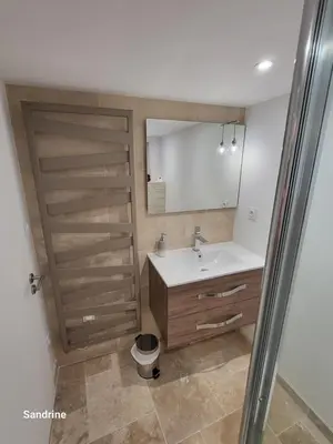 Salle de bains dans l'établissement Le gîte Chez Lucie