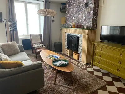 Télévision ou salle de divertissement dans l'établissement L'Echoppe en ville