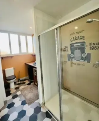 Salle de bains dans l'établissement Maison 5 personnes