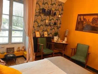Un ou plusieurs lits dans un hébergement de l'établissement les loges du chaudron