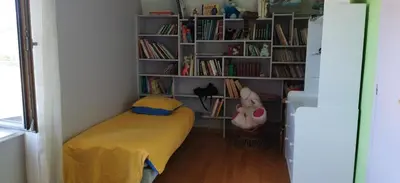 Bibliothèque dans la maison de vacances