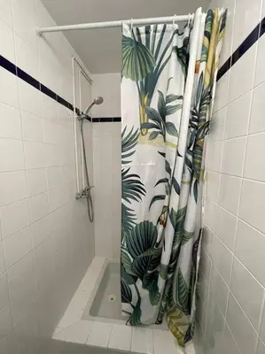 Salle de bains dans l'établissement Studio RdC parking privé gratuit