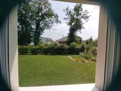 Jardin de l'établissement 24h Le Mans Chambres Rooms
