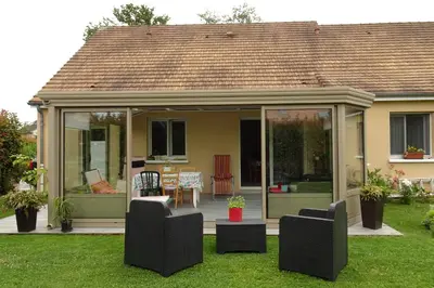 Jardin de l'établissement 24h Le Mans Chambres Rooms