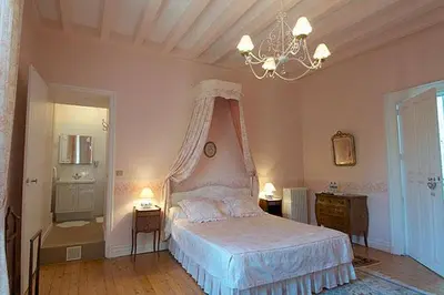 Un ou plusieurs lits dans un hébergement de l'établissement Château de Nazé Vivy-Saumur