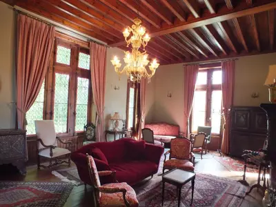Coin salon dans l'établissement Château de Nazé Vivy-Saumur
