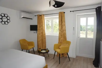 Télévision ou salle de divertissement dans l'établissement Riva Studio