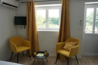 Télévision ou salle de divertissement dans l'établissement Riva Studio