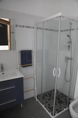 Salle de bains dans l'établissement Gite montgolfiere