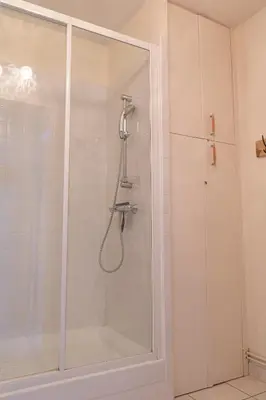 Salle de bains dans l'établissement T4 - Charmant Appartement à Saint Aignan