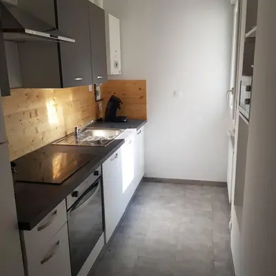 Cuisine ou kitchenette dans l'établissement Appartement Malawo