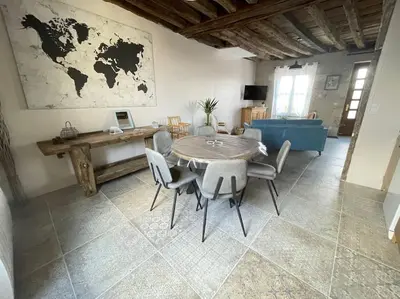 Coin salon dans l'établissement À côté de la Loire