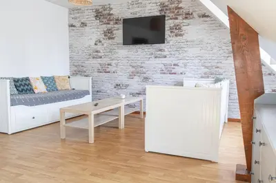 Télévision ou salle de divertissement dans l'établissement Superbe appartement - 5 mn du Zoo de Beauval (8p)