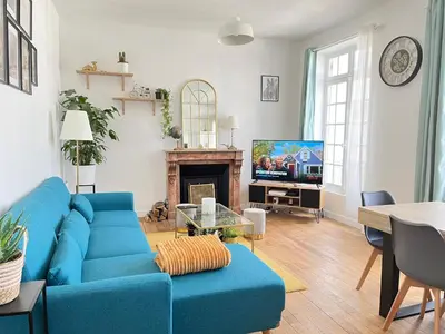 Télévision ou salle de divertissement dans l'établissement Appartements en hyper Centre de Vendôme