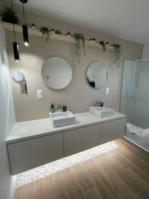 Salle de bains dans l'établissement Gîte Luna ; villa 6 personnes avec jaccuzi