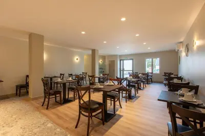 Restaurant ou autre lieu de restauration dans l'établissement Domaine de la Courbe Hôtel & Spa
